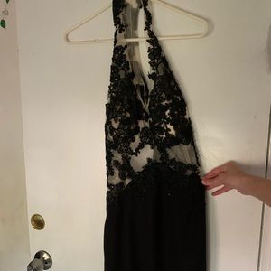 BEAUTIFUL BLACK PROM DRESS!!